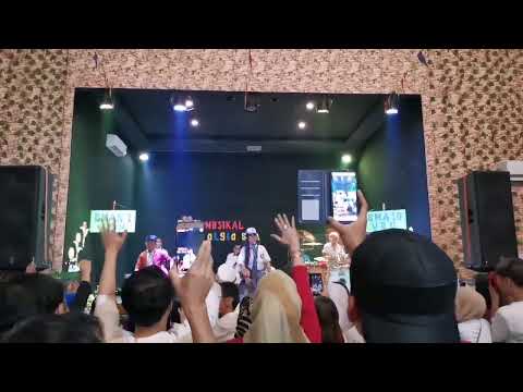 live perform PARAMITHA RUSADY