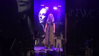 Lee Ann Womack- Live &quot;Lord I Hope This Day is Good&quot;