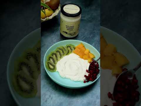 High-Protein Greek Yogurt Fruit & Muesli Bowl