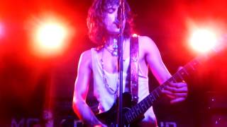 Tyler Bryant & The Shakedown - Stitch It Up - Moby Dick Club, Madrid (May 11, 2016)