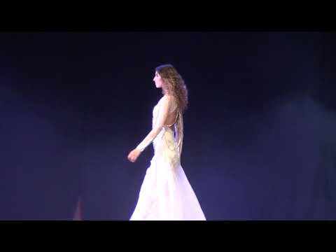 DESFILE  COLECCION ERASE UNA VEZ DE JORDI DALMAU NOVIAS