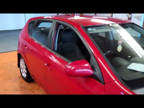 Hyundai i30 2010 - Image 2