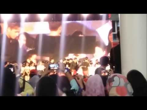 [FANCAM] 150614 WATCHING PERORMANCE & VIXX AWARD - KPOP WORLD FESTIVAL #VIXXinMY
