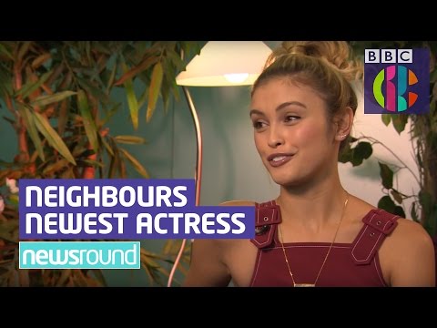 Kids react to retro Neighbours - Newsround