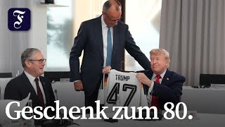 Merz schenkt Trump DFB-Trikot zum 80. Geburtstag