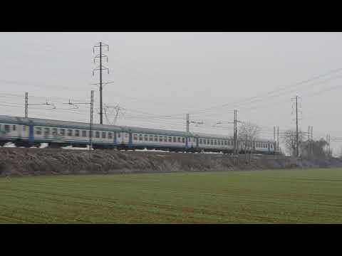 Regionale 2886 con carrozze MD in arrivo a Voghera