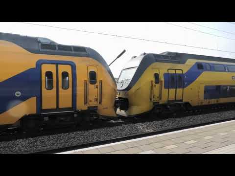 VIRMm 9450-)(-VIRM 9593 decelararting and accelerating, station Zwijndercht, NL 19 SEP 2021, 15:14