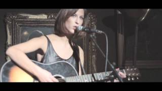 Mathilde Falch - Lad Mig Gå Fri