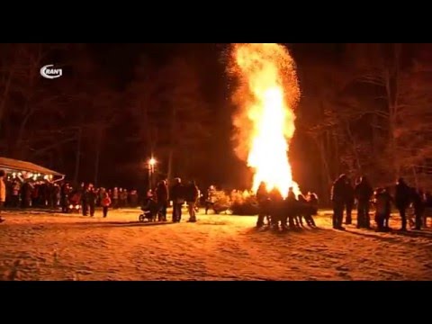 Weihnachtsbäume brennen  -  RAN1