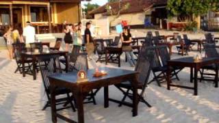 preview picture of video 'Dinner at Jimbaran Beach, Bali'