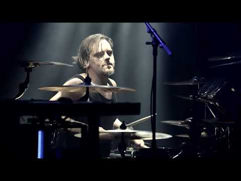 Valentin Jankai "Síkba rejtett üveggömb" [LEANDER KILLS]