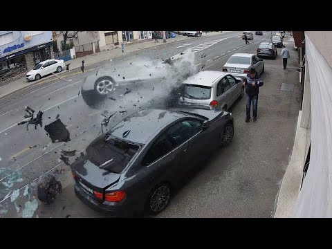 Zagreb - vozač gubi kontrolu nad autom i kosi sve pred sobom