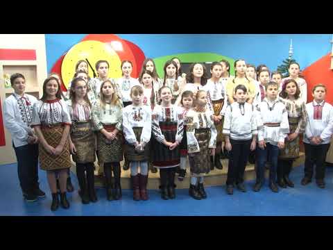 Elevii Școlii Gimnaziale Cristofor Simionescu din Plopeni   Venim s aducem veste bună