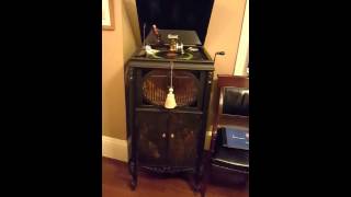 "Gimme a Pigfoot" by Bessie Smith on a 1919 Brunswick Phonograph