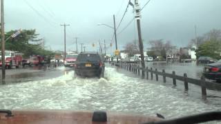 preview picture of video '4 Door Wrangler Going into Breezy Point Flood Water After Hurricane'