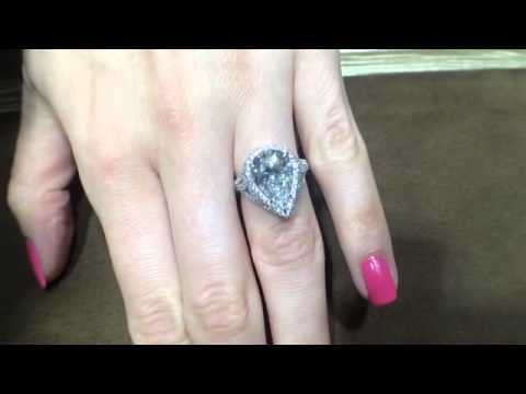 4.02ct Grand Pear Shape Diamond Engagement Ring (Plat)