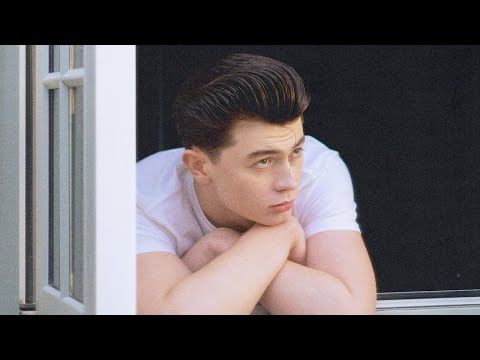 Elliot James Reay - Daydreaming (Official Visualizer)