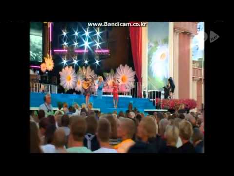 Cookies N Beans - First We Take Manhattan (Live @ Lotta pa Liseberg 2010)