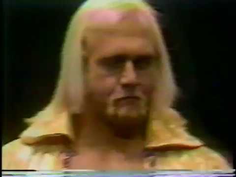 Hulk Hogan vs. Angelo Gomez, Johnny Rivera 1-12-1980