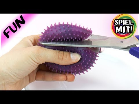 Rainbow Squeezy Mash Ball zerschneiden | Experiment mit Glibber und Schleim im Netzball