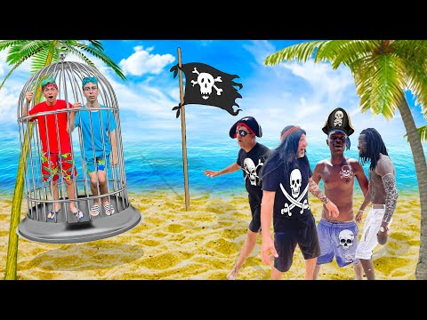 I PIRATI ci HANNO RAPITO nell’ISOLA degli YOUTUBERS☠️