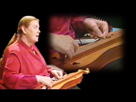 Jean Ritchie sings "Lord Thomas and Fair Ellender" and "The Cuckoo" (1986) | Appalachian ballads