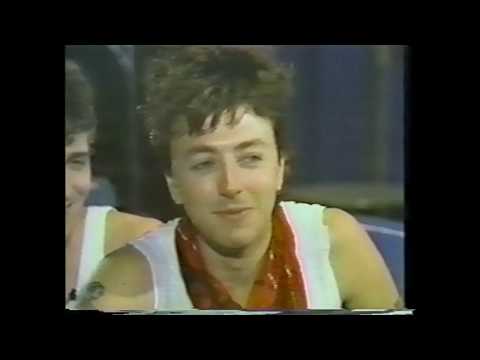 The Stray Cats - 1983 NYC Bowling Alley Interview