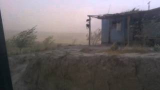 preview picture of video 'обычная пылевая буря Сарыагаш.mp4'