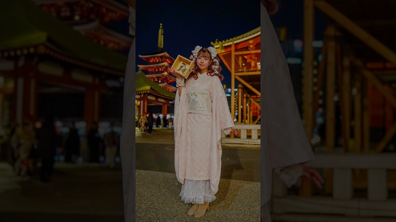 Beautiful Japanese lady in Asakusa, Tokyo #streetphotography #ストリートスナップ