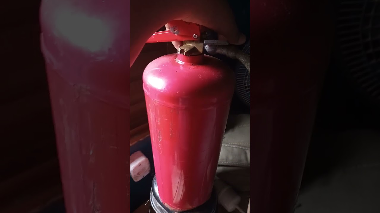 Olha a transformação do extintor em compresso que fiz