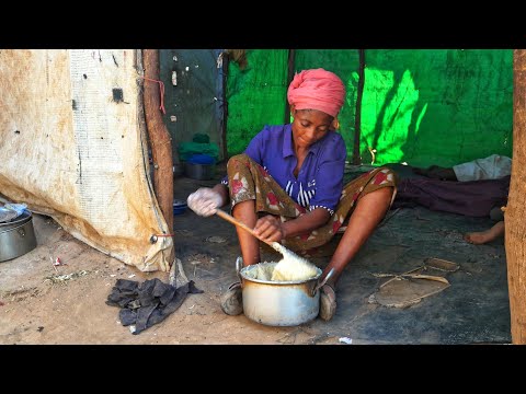 Cooking Traditional Burundian 🇧🇮 Food. sweet potatoes leaves with wheat flour/ village life