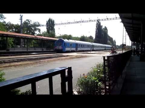 Příjezd a odjezd vlaku R 785