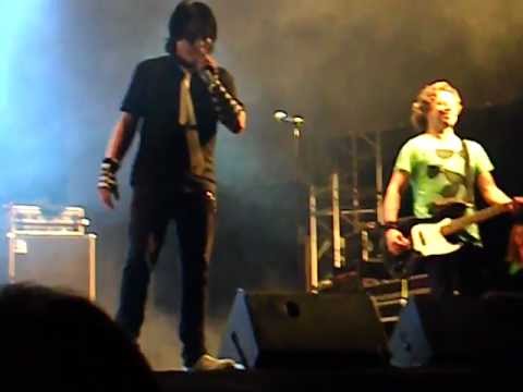 Noice - Peo Thyrén provocerar och kör Bamse-låten (live @ Lögarängen, Västerås 11.06.2008)