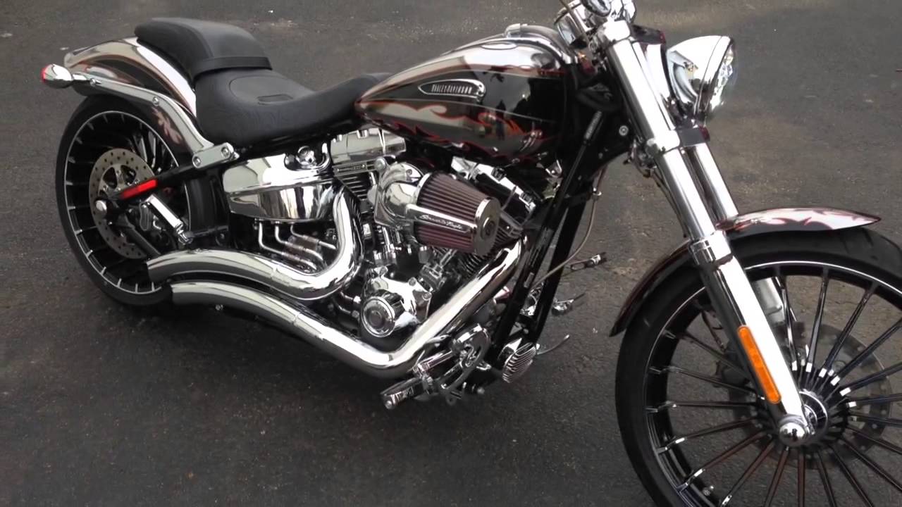 2014 CVO Breakout Molten Silver Vance & Hines Big Radius chrome 2 into 2
