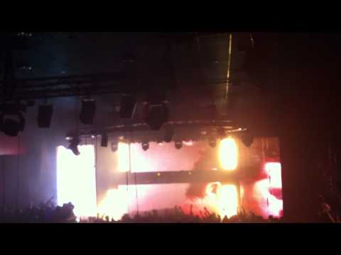 'Alesso & Sebastian Ingrosso - Calling' played by Steve Angello