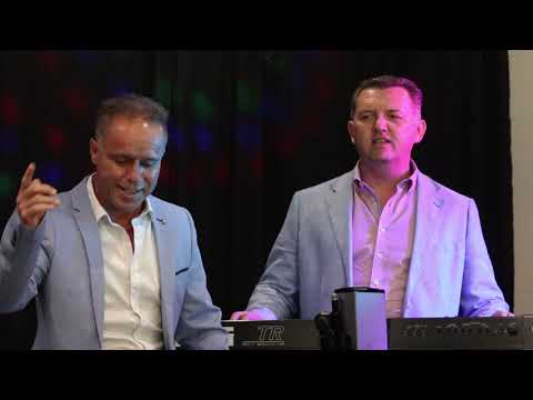 Senator bend  Ajde stanete site na noze