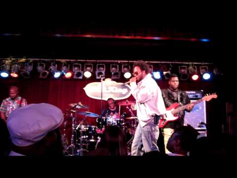 I'm Cheatin' (Live) - Dwele