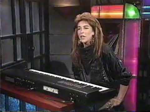 Liz Story Performs Live on VH-1 in the Early 1980s on the Segment "New Visions"