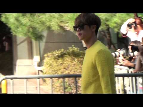 CN Blue entrance music bank pt 2 15 09 18