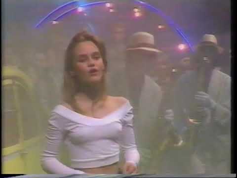 Vanessa Paradis   1988 02 23   Joe Le Taxi 1st UK TV @ The Roxy