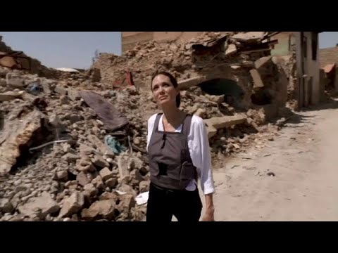 شاهد انجلينا جولي تزور الموصل في ثاني أيام عيد الفطر