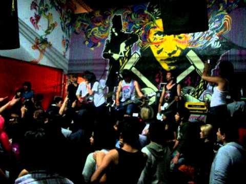 Divine Burial Of Fears-vuelo de icaro Live Detonation 5