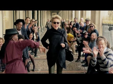 Publicité Alain Afflelou avec Sharon Stone (réalisée par Luc Besson)