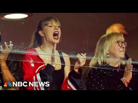Taylor Swift Booed At Game