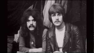 FLOWERS IN THE RAIN (acoustic demo) by the Move featuring Carl Wayne and Roy Wood