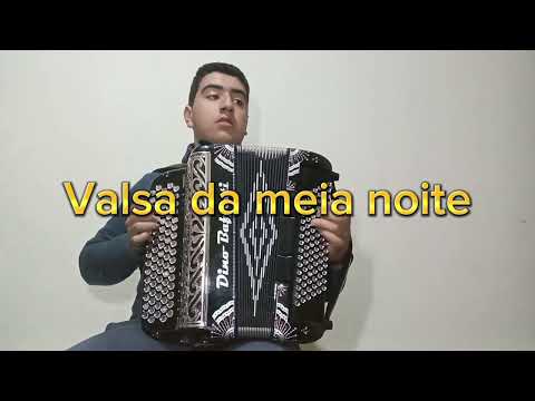 Valsa da meia noite no acordeão
