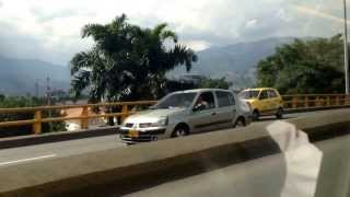 preview picture of video 'Taxi Ride in Medellín Columbia'