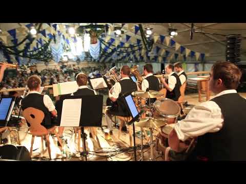 Tag der Betriebe Anger beim Jubiläumsfest mit der Blaskapelle Pro Mill