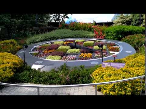 FLORAL CLOCK AT SINGAPORE'S GA