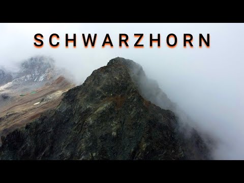 Hiking on the Schwarzhorn 3147m (Flüela), Graubünden - Switzerland